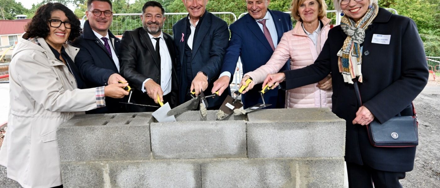 Lancement officiel des travaux de restructuration du lycée professionnel Ernest Cuvelette Lancement officiel des travaux de restructuration du lycée professionnel Ernest Cuvelette